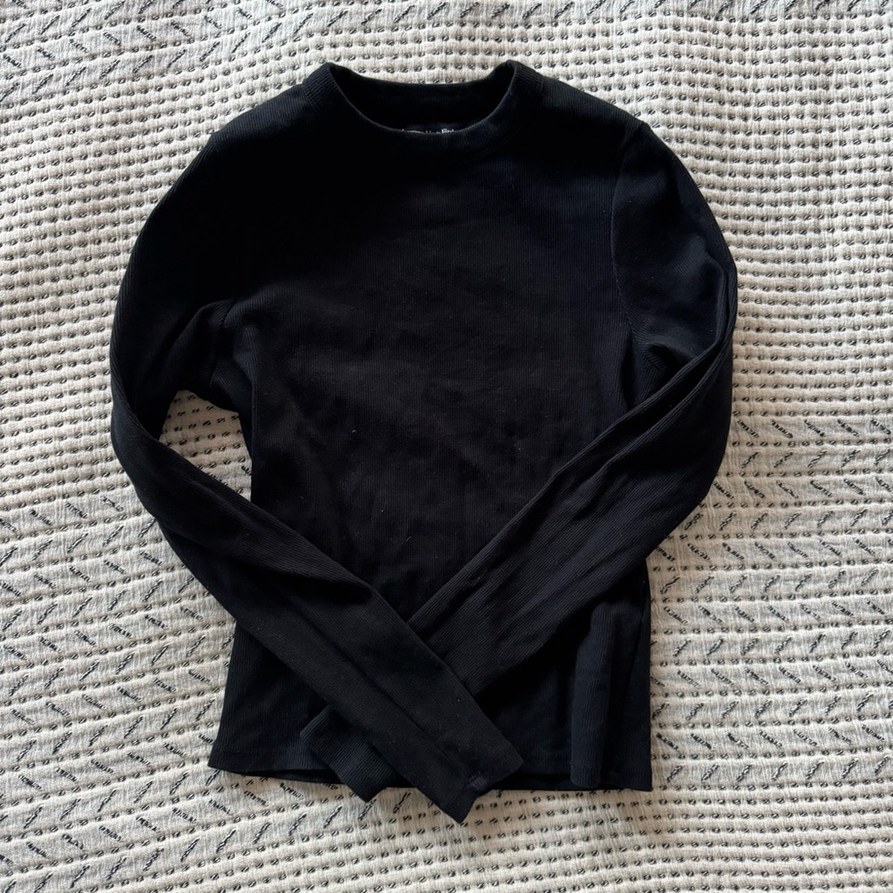 Abercrombie & Fitch Long-Sleeve Cropped Black Rib Crew Top Medium